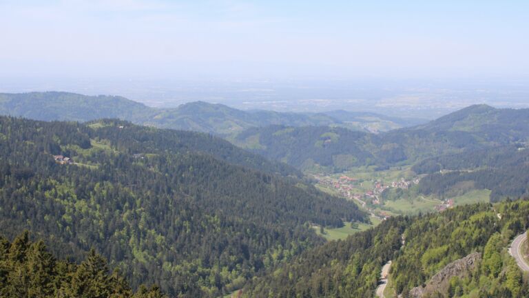 Dieses Bild zeigt eine Webcam-Aufnahme vom Achertal, aufgenommen am Mittwoch, den 29.04.2026 um 12:40 Uhr. Die Temperatur betrug 12.9°C.