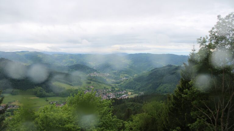 Dieses Bild zeigt eine Webcam-Aufnahme vom Achertal, aufgenommen am Montag, den 18.05.2026 um 08:40 Uhr. Die Temperatur betrug 7°C.
