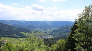 Dieses Bild zeigt eine Webcam-Aufnahme vom Achertal, aufgenommen am Samstag, den 16.05.2026 um 15:40 Uhr. Die Temperatur betrug 9.9°C.