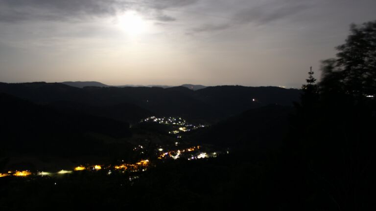 Dieses Bild zeigt eine Webcam-Aufnahme vom Achertal, aufgenommen am Samstag, den 30.05.2026 um 02:30 Uhr. Die Temperatur betrug 20.5°C.