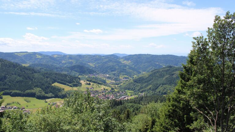 Dieses Bild zeigt eine Webcam-Aufnahme vom Achertal, aufgenommen am Samstag, den 13.06.2026 um 13:40 Uhr. Die Temperatur betrug 22°C.