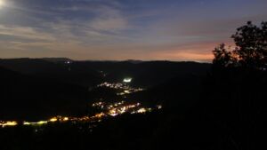 Dieses Bild zeigt eine Webcam-Aufnahme vom Achertal, aufgenommen am Samstag, den 19.09.2026 um 20:40 Uhr. Die Temperatur betrug 17.5°C.