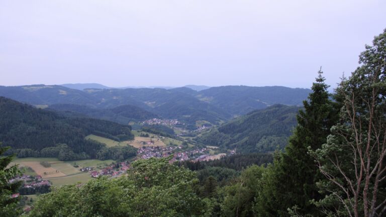 Dieses Bild zeigt eine Webcam-Aufnahme vom Achertal, aufgenommen am Samstag, den 30.05.2026 um 06:00 Uhr. Die Temperatur betrug 19°C.