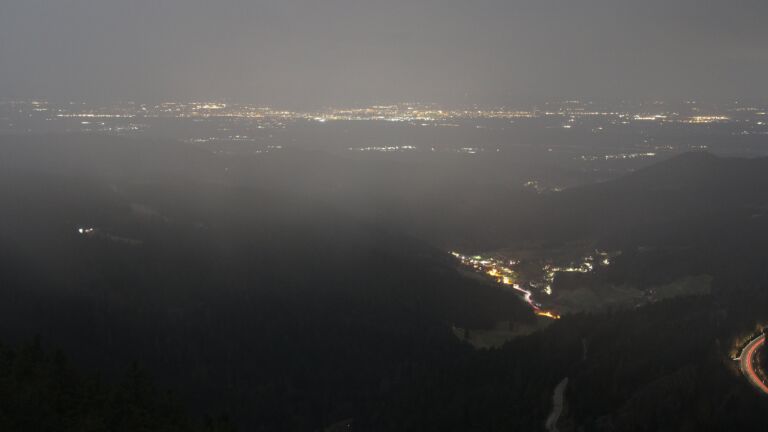 Dieses Bild zeigt eine Webcam-Aufnahme vom Achertal, aufgenommen am Samstag, den 28.02.2026 um 23:30 Uhr. Die Temperatur betrug 2.9°C.