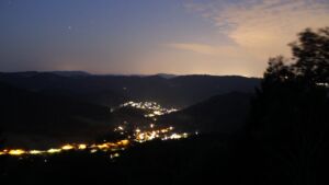 Dieses Bild zeigt eine Webcam-Aufnahme vom Achertal, aufgenommen am Dienstag, den 11.08.2026 um 04:50 Uhr. Die Temperatur betrug 19.9°C.