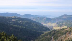 Dieses Bild zeigt eine Webcam-Aufnahme vom Achertal, aufgenommen am Samstag, den 20.12.2025 um 12:30 Uhr. Die Temperatur betrug 9.9°C.