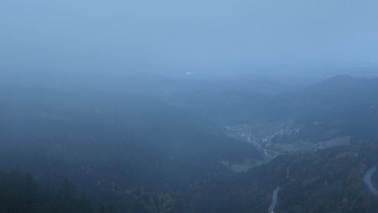 Dieses Bild zeigt eine Webcam-Aufnahme vom Achertal, aufgenommen am Dienstag, den 21.10.2025 um 07:40 Uhr. Die Temperatur betrug 7.1°C.