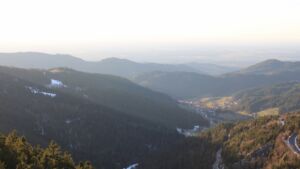 Dieses Bild zeigt eine Webcam-Aufnahme vom Achertal, aufgenommen am Donnerstag, den 15.01.2026 um 16:10 Uhr. Die Temperatur betrug 7.4°C.