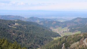 Dieses Bild zeigt eine Webcam-Aufnahme vom Achertal, aufgenommen am Sonntag, den 05.04.2026 um 11:30 Uhr. Die Temperatur betrug 11.6°C.