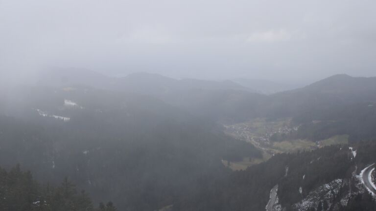 Dieses Bild zeigt eine Webcam-Aufnahme vom Achertal, aufgenommen am Donnerstag, den 19.02.2026 um 14:40 Uhr. Die Temperatur betrug 2.6°C.