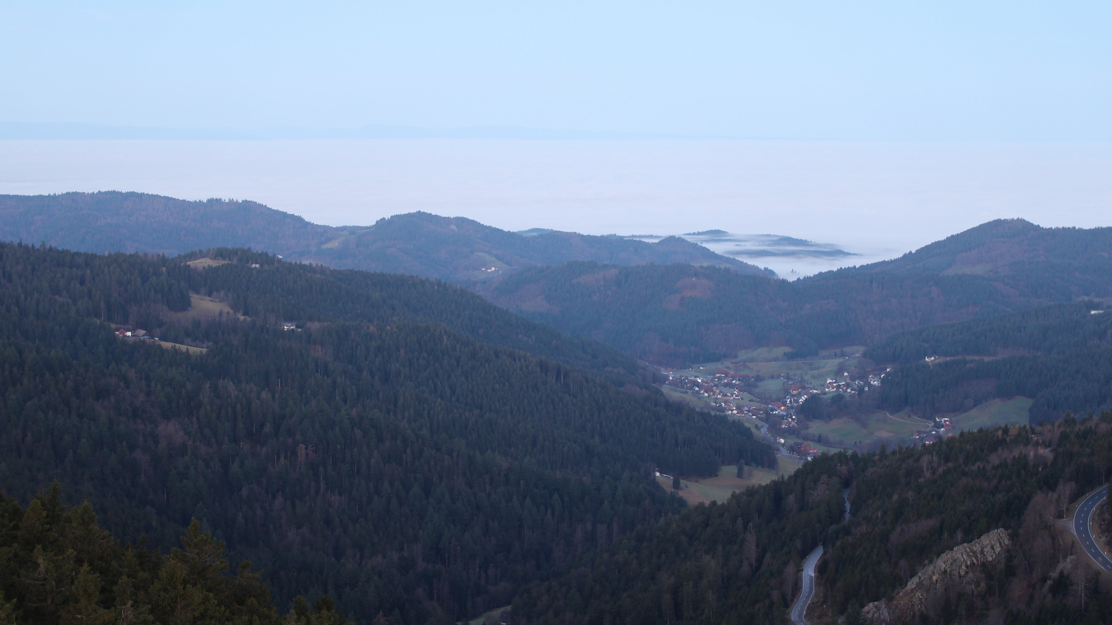 Dieses Bild zeigt eine Webcam-Aufnahme vom Achertal, aufgenommen am Donnerstag, den 26.02.2026 um 07:00 Uhr. Die Temperatur betrug 9.2°C.