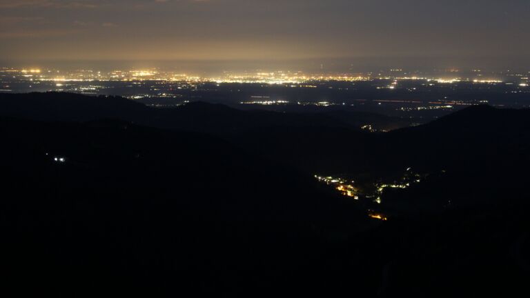 Dieses Bild zeigt eine Webcam-Aufnahme vom Achertal, aufgenommen am Samstag, den 09.05.2026 um 04:30 Uhr. Die Temperatur betrug 9.3°C.