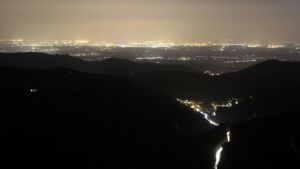 Dieses Bild zeigt eine Webcam-Aufnahme vom Achertal, aufgenommen am Samstag, den 11.04.2026 um 21:20 Uhr. Die Temperatur betrug 11.4°C.