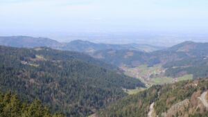 Dieses Bild zeigt eine Webcam-Aufnahme vom Achertal, aufgenommen am Montag, den 06.04.2026 um 12:20 Uhr. Die Temperatur betrug 10.4°C.