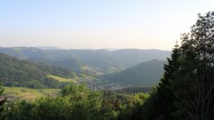 Dieses Bild zeigt eine Webcam-Aufnahme vom Achertal, aufgenommen am Montag, den 25.05.2026 um 20:00 Uhr. Die Temperatur betrug 26.5°C.