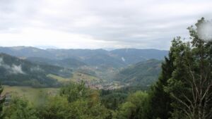 Dieses Bild zeigt eine Webcam-Aufnahme vom Achertal, aufgenommen am Freitag, den 28.08.2026 um 12:00 Uhr. Die Temperatur betrug 18.9°C.