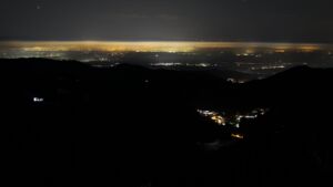 Dieses Bild zeigt eine Webcam-Aufnahme vom Achertal, aufgenommen am Sonntag, den 23.11.2025 um 01:30 Uhr. Die Temperatur betrug -4.3°C.