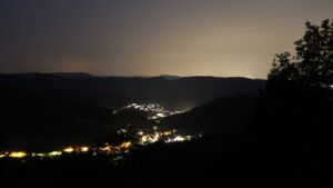 Dieses Bild zeigt eine Webcam-Aufnahme vom Achertal, aufgenommen am Sonntag, den 26.07.2026 um 04:10 Uhr. Die Temperatur betrug 18.2°C.