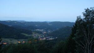 Dieses Bild zeigt eine Webcam-Aufnahme vom Achertal, aufgenommen am Freitag, den 07.08.2026 um 05:30 Uhr. Die Temperatur betrug 15.9°C.