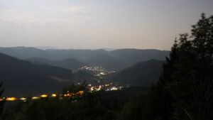 Dieses Bild zeigt eine Webcam-Aufnahme vom Achertal, aufgenommen am Freitag, den 31.07.2026 um 03:30 Uhr. Die Temperatur betrug 24.3°C.