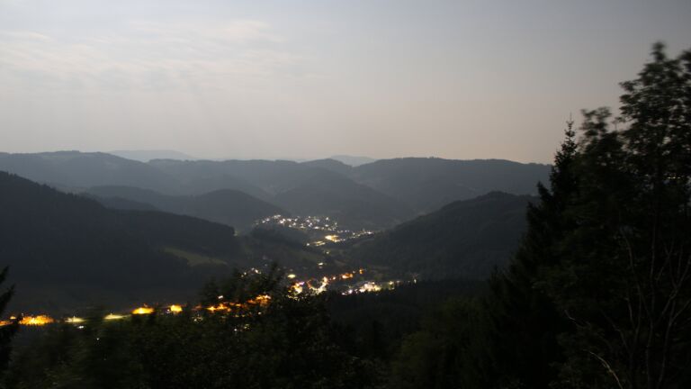 Dieses Bild zeigt eine Webcam-Aufnahme vom Achertal, aufgenommen am Freitag, den 31.07.2026 um 03:30 Uhr. Die Temperatur betrug 24.3°C.