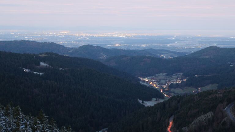 Dieses Bild zeigt eine Webcam-Aufnahme vom Achertal, aufgenommen am Dienstag, den 02.12.2025 um 07:20 Uhr. Die Temperatur betrug 1.6°C.