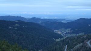 Dieses Bild zeigt eine Webcam-Aufnahme vom Achertal, aufgenommen am Sonntag, den 30.11.2025 um 07:30 Uhr. Die Temperatur betrug 4.8°C.