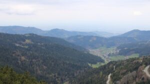 Dieses Bild zeigt eine Webcam-Aufnahme vom Achertal, aufgenommen am Mittwoch, den 15.04.2026 um 14:00 Uhr. Die Temperatur betrug 8.8°C.