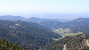 Dieses Bild zeigt eine Webcam-Aufnahme vom Achertal, aufgenommen am Montag, den 06.04.2026 um 15:10 Uhr. Die Temperatur betrug 10.9°C.