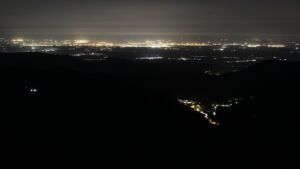 Dieses Bild zeigt eine Webcam-Aufnahme vom Achertal, aufgenommen am Freitag, den 17.04.2026 um 03:30 Uhr. Die Temperatur betrug 10°C.