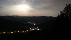Dieses Bild zeigt eine Webcam-Aufnahme vom Achertal, aufgenommen am Sonntag, den 31.05.2026 um 03:20 Uhr. Die Temperatur betrug 21.3°C.
