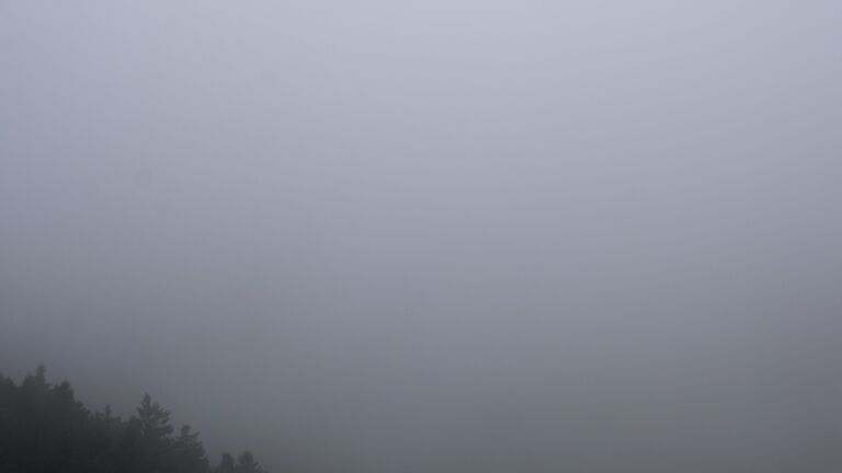 Dieses Bild zeigt eine Webcam-Aufnahme vom Achertal, aufgenommen am Dienstag, den 21.10.2025 um 15:50 Uhr. Die Temperatur betrug 8.4°C.