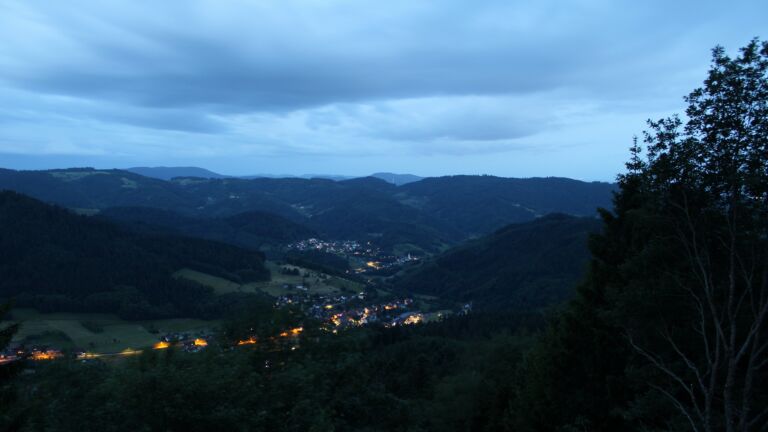 Dieses Bild zeigt eine Webcam-Aufnahme vom Achertal, aufgenommen am Sonntag, den 07.06.2026 um 04:40 Uhr. Die Temperatur betrug 12.6°C.