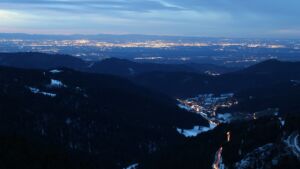 Dieses Bild zeigt eine Webcam-Aufnahme vom Achertal, aufgenommen am Dienstag, den 13.01.2026 um 17:40 Uhr. Die Temperatur betrug 6.6°C.