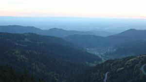 Dieses Bild zeigt eine Webcam-Aufnahme vom Achertal, aufgenommen am Sonntag, den 26.04.2026 um 20:50 Uhr. Die Temperatur betrug 10.6°C.