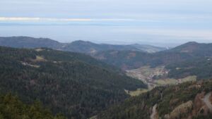 Dieses Bild zeigt eine Webcam-Aufnahme vom Achertal, aufgenommen am Mittwoch, den 03.12.2025 um 08:30 Uhr. Die Temperatur betrug 4.8°C.