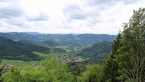 Dieses Bild zeigt eine Webcam-Aufnahme vom Achertal, aufgenommen am Dienstag, den 19.05.2026 um 13:00 Uhr. Die Temperatur betrug 15.7°C.