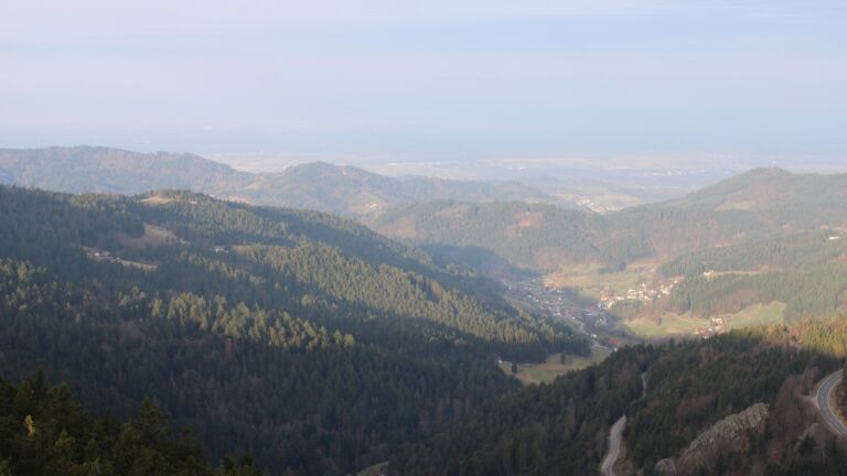 Dieses Bild zeigt eine Webcam-Aufnahme vom Achertal, aufgenommen am Samstag, den 28.02.2026 um 08:20 Uhr. Die Temperatur betrug 5.9°C.