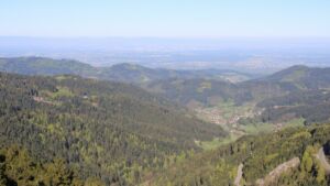 Dieses Bild zeigt eine Webcam-Aufnahme vom Achertal, aufgenommen am Samstag, den 25.04.2026 um 08:50 Uhr. Die Temperatur betrug 13.6°C.