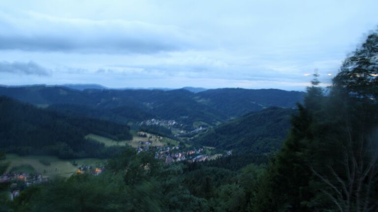 Dieses Bild zeigt eine Webcam-Aufnahme vom Achertal, aufgenommen am Donnerstag, den 04.06.2026 um 21:40 Uhr. Die Temperatur betrug 10.3°C.