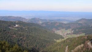 Dieses Bild zeigt eine Webcam-Aufnahme vom Achertal, aufgenommen am Sonntag, den 05.04.2026 um 08:50 Uhr. Die Temperatur betrug 10.2°C.