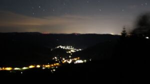 Dieses Bild zeigt eine Webcam-Aufnahme vom Achertal, aufgenommen am Samstag, den 11.07.2026 um 03:00 Uhr. Die Temperatur betrug 21.4°C.