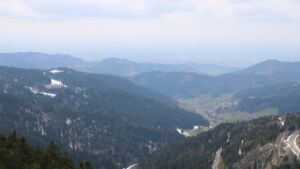 Dieses Bild zeigt eine Webcam-Aufnahme vom Achertal, aufgenommen am Freitag, den 03.04.2026 um 14:10 Uhr. Die Temperatur betrug 5.7°C.