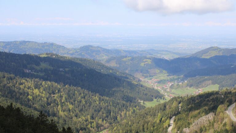 Dieses Bild zeigt eine Webcam-Aufnahme vom Achertal, aufgenommen am Montag, den 20.04.2026 um 11:10 Uhr. Die Temperatur betrug 7.1°C.