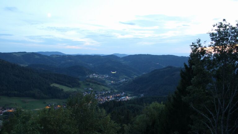 Dieses Bild zeigt eine Webcam-Aufnahme vom Achertal, aufgenommen am Donnerstag, den 17.09.2026 um 20:00 Uhr. Die Temperatur betrug 15.1°C.