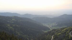 Dieses Bild zeigt eine Webcam-Aufnahme vom Achertal, aufgenommen am Montag, den 27.04.2026 um 19:40 Uhr. Die Temperatur betrug 12.8°C.