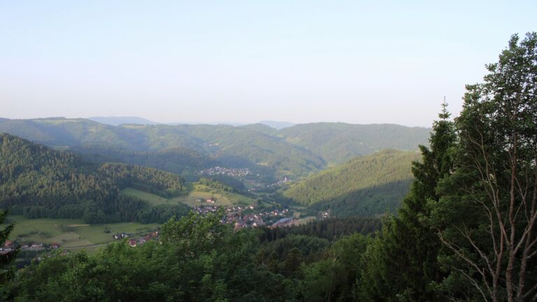 Dieses Bild zeigt eine Webcam-Aufnahme vom Achertal, aufgenommen am Montag, den 25.05.2026 um 06:40 Uhr. Die Temperatur betrug 19.8°C.