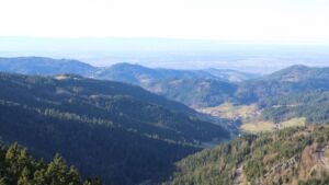 Dieses Bild zeigt eine Webcam-Aufnahme vom Achertal, aufgenommen am Dienstag, den 09.12.2025 um 12:50 Uhr. Die Temperatur betrug 10.1°C.