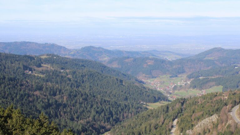 Dieses Bild zeigt eine Webcam-Aufnahme vom Achertal, aufgenommen am Freitag, den 13.03.2026 um 10:10 Uhr. Die Temperatur betrug 4.4°C.