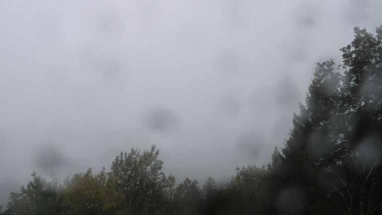 Dieses Bild zeigt eine Webcam-Aufnahme vom Achertal, aufgenommen am Mittwoch, den 21.10.2026 um 13:50 Uhr. Die Temperatur betrug 7.1°C.